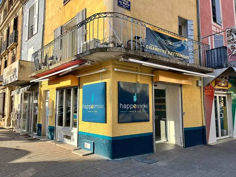 Vitrine du magasin HappeSmoke Oraison